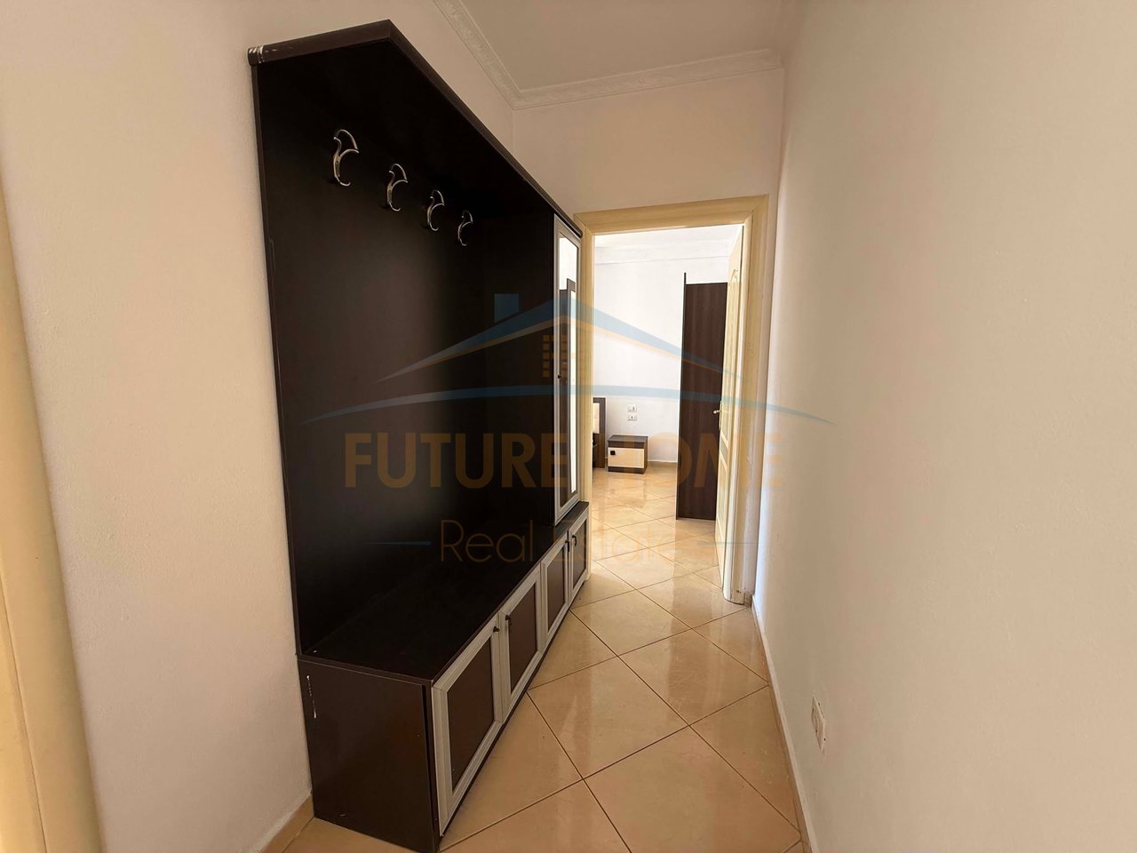 Shitet, Apartament 2+1+2, Unaza e Re