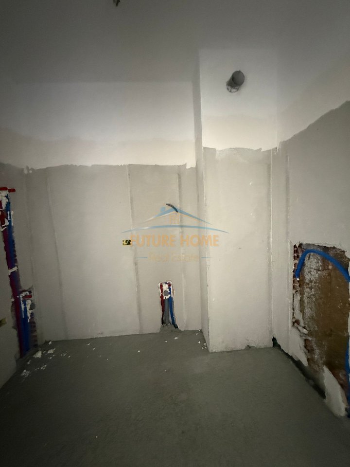 Shitet, Apartament 2+1, Space City, Paskuqan.