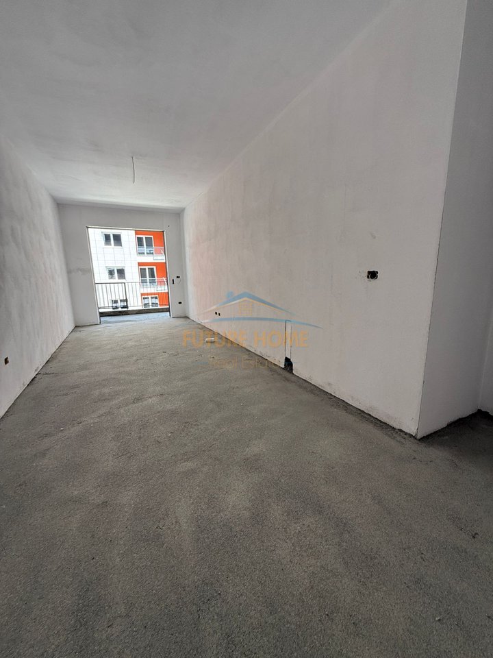 Shitet, Apartament 2+1, Space City, Paskuqan.
