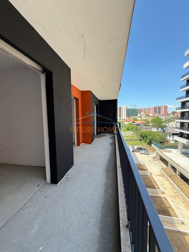 Shitet, Apartament 2+1, Space City, Paskuqan.