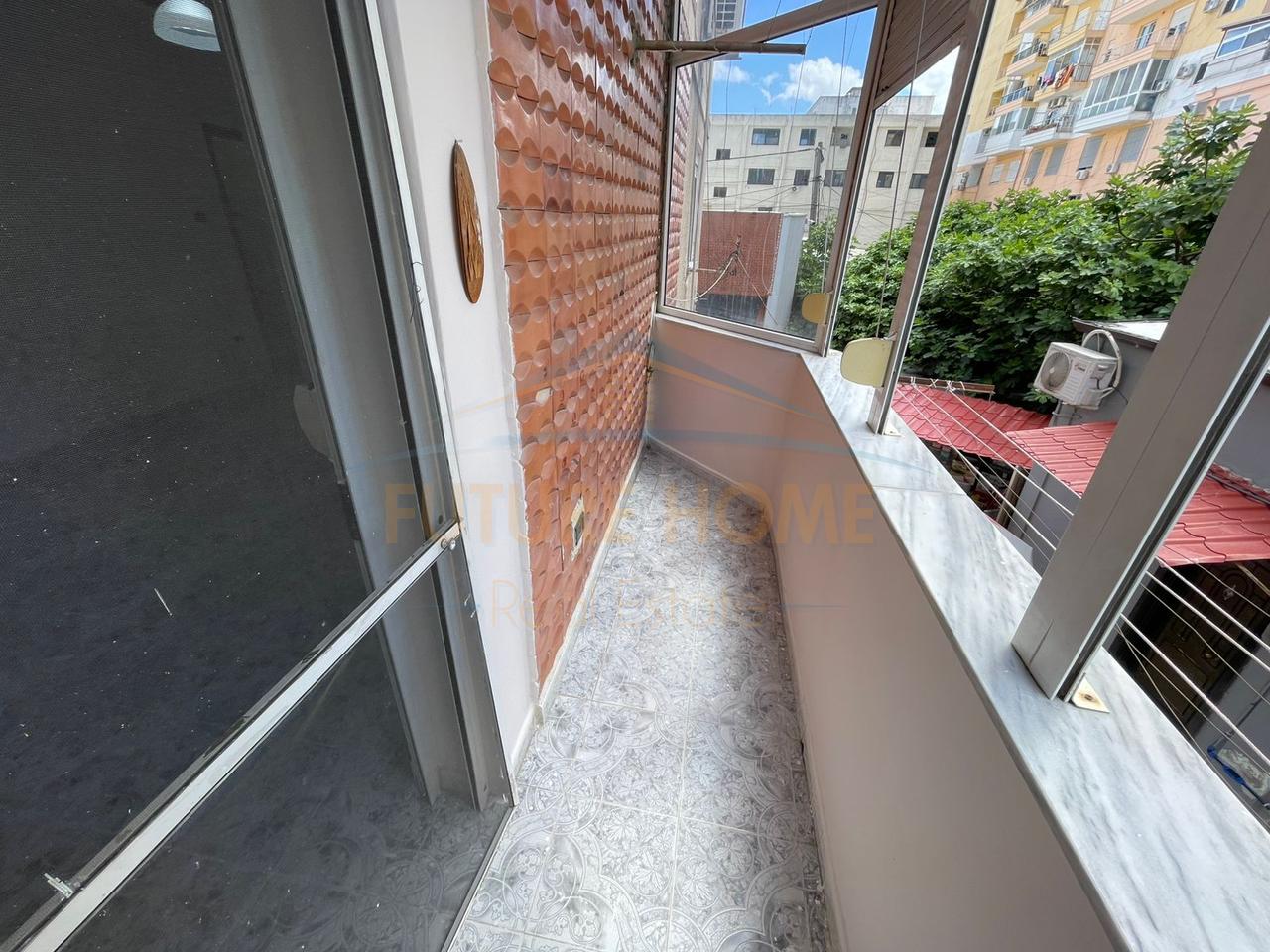 Shitet, Apartament 2+1+2 Ballkone,Pallati Sportit,Durres