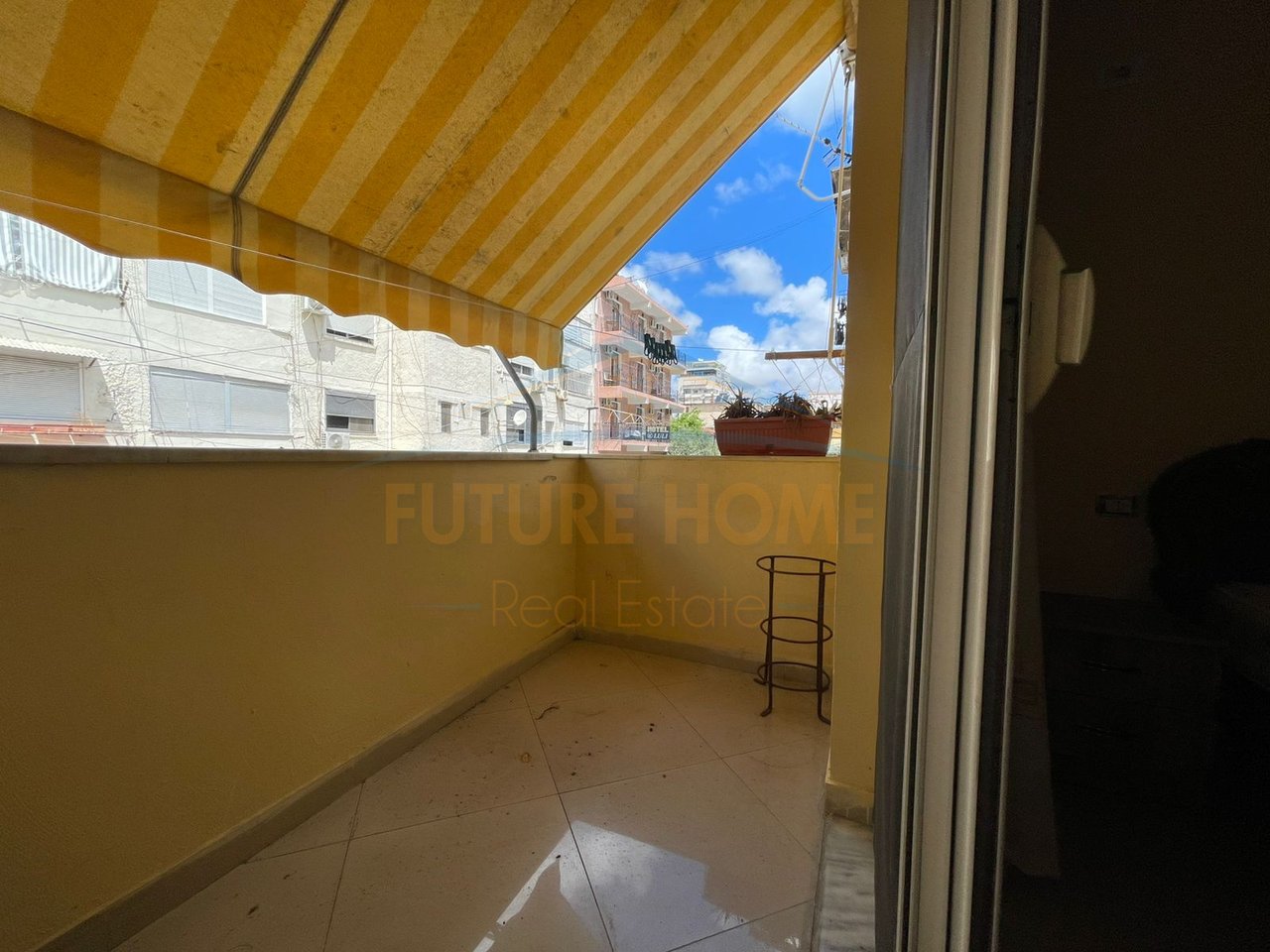 Shitet, Apartament 1+1,Pallati Sportit,Durres