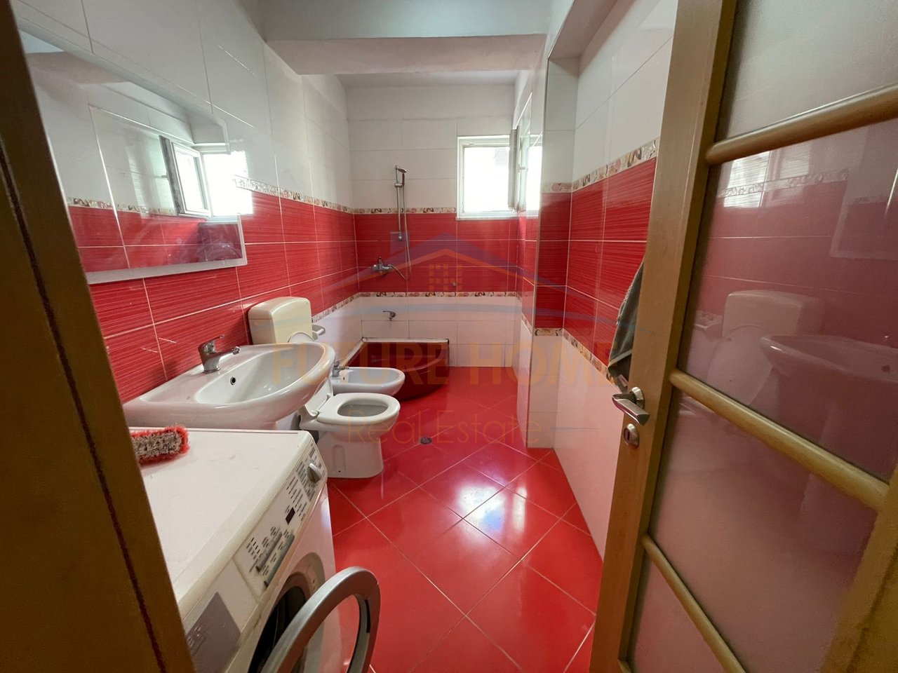 Shitet, Apartament 1+1,Pallati Sportit,Durres