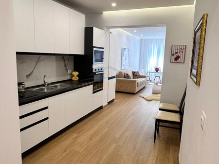 Qira, Apartment 2+1, Petro Nini Luarasi High School