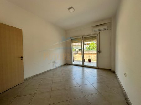 Affitto, Appartamento 3+1, Comune di Parigi, Tirana.