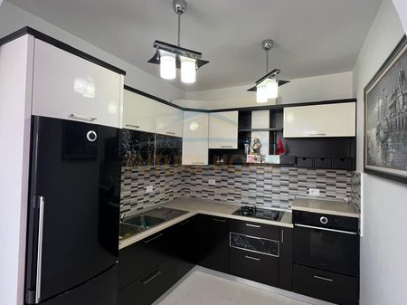 Qera, Apartament 2+1+2+2 Ballkone, Gjykata, Durres