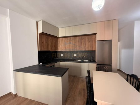 Shitet, Apartament 2+1, Kompleksi Jolla, Unaza e Re