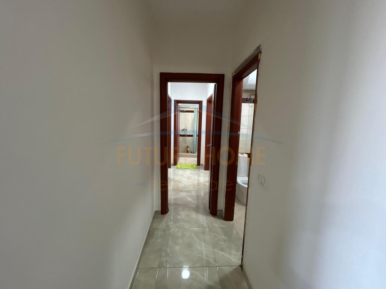 Shitet, Apartament 2+1+2+Verande,Qerret,Kavaje