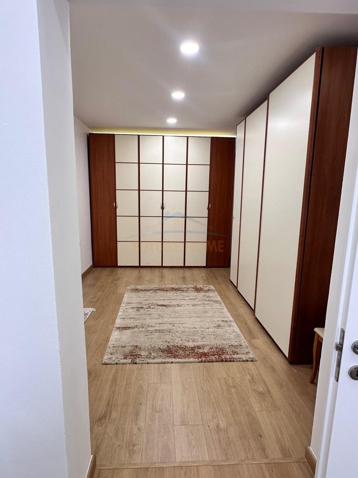 Qira, Apartament 2+1, Gjimnazi Petro Nini Luarasi