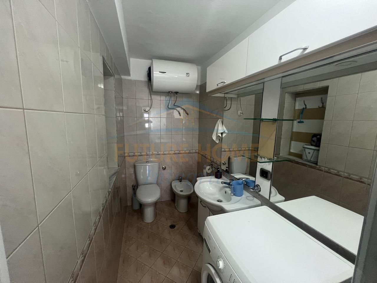 Shitet, Apartament 2+1, Ali Demi, Tiranë.
