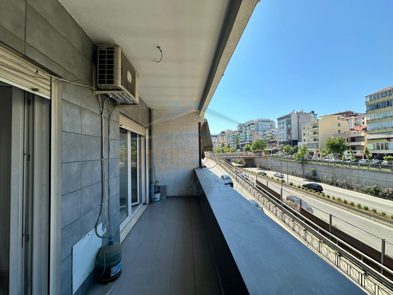 Qera, Apartament 3+1+2+Post Parkimi, Komuna e Parisit, Tiranë.