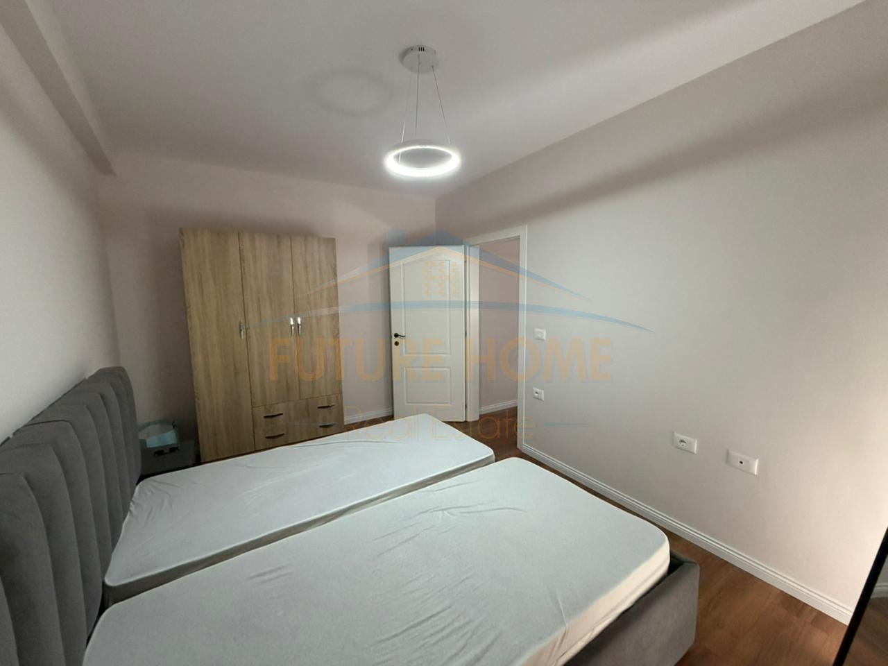 Qira, Apartament 2+1, Rruga e Barrikadave, Tiranë.