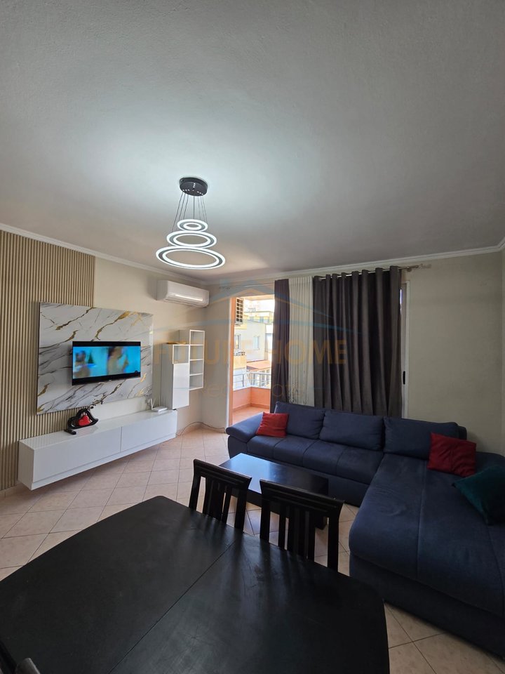 Shitet, Apartament 2+1, Unaza e Re