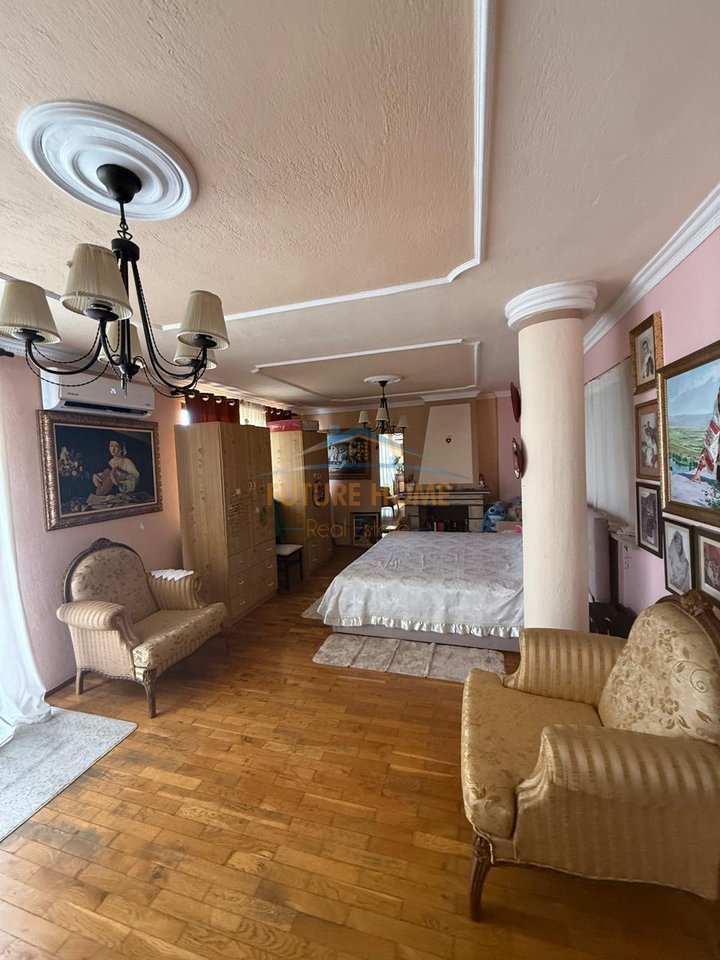 Shitet, Apartament 2+1, Materniteti i Ri, Tiranë