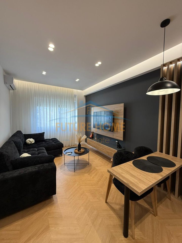 Shitet, Apartament 1+1, Kopshti Zoologjik, Tiranë.