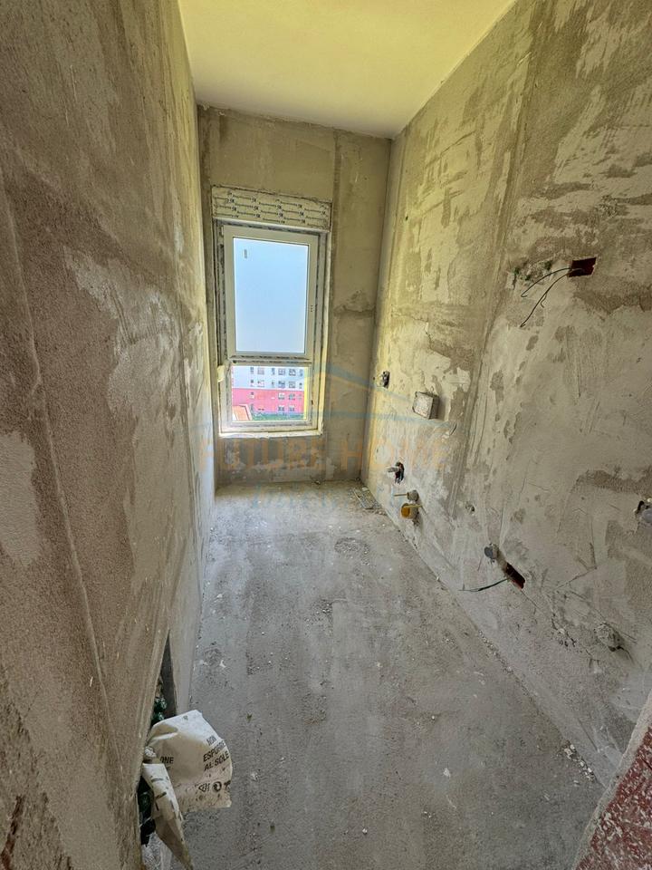 Shitet, Apartament 1+1, Kompleksi Kadiu, Tiranë.