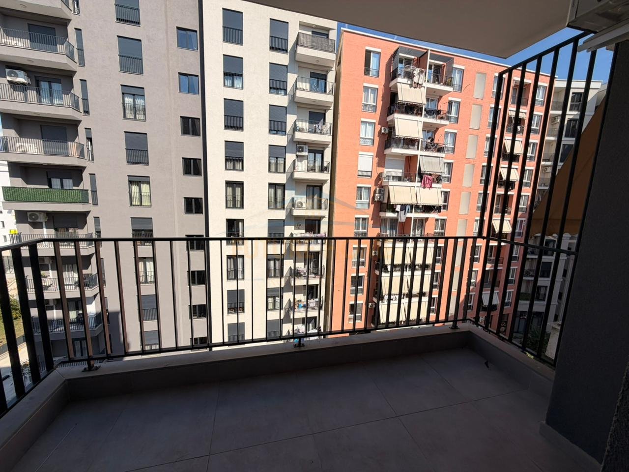 Shitet, Apartament 2+1, Kompleksi Jolla, Unaza e Re