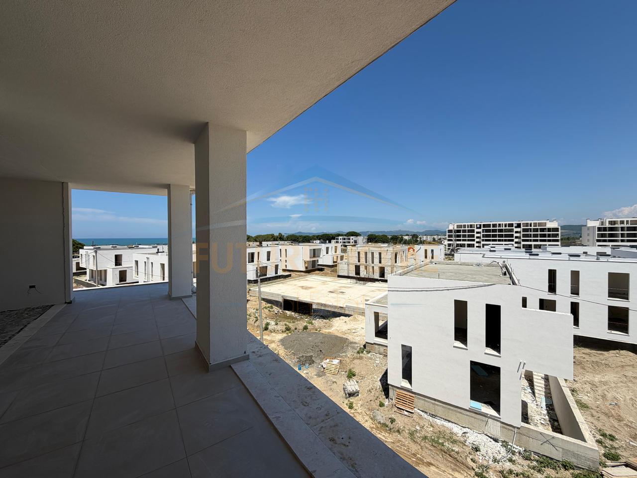 Shitet Apartament 2+1, Kompleksi Porto Lalëzi, Hamallaj