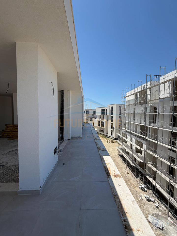 Shitet Apartament 1+1, Kompleksi Porto Lalëzi, Hamallaj