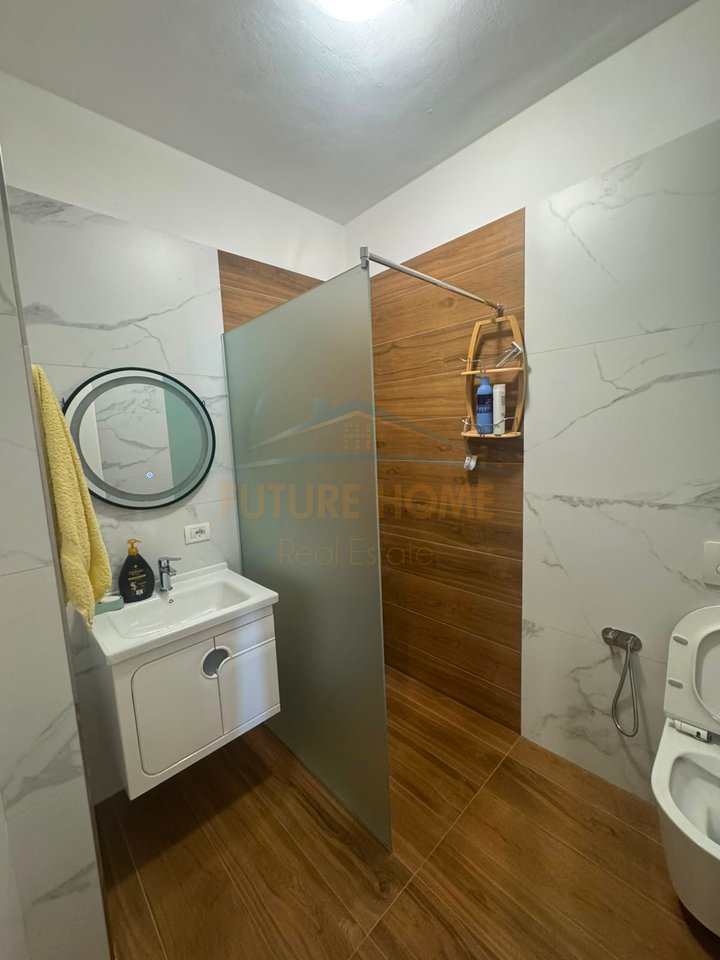 For sale, 2+1+2 apartment at Rrota e Kuqe, Durrës