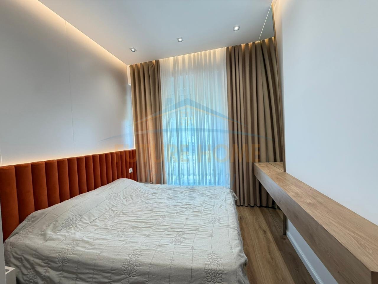 Shitet, Apartament 1+1, Rezidenca Oxa, Tiranë.