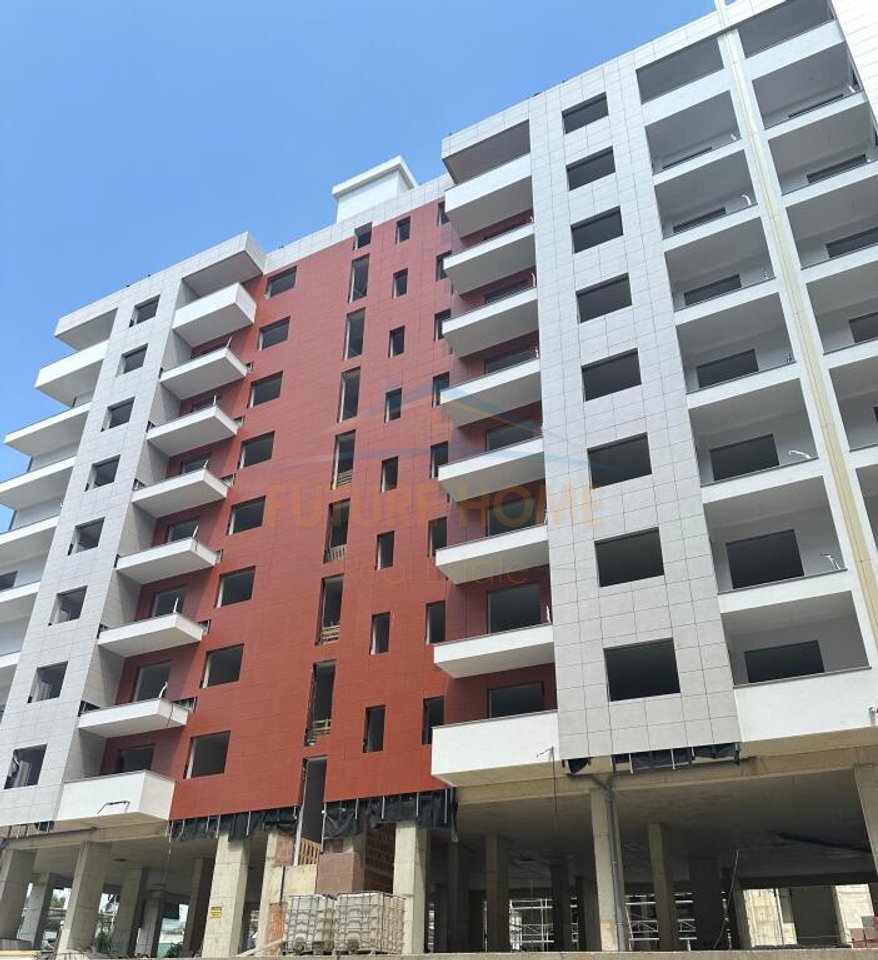 Shitet, Apartament 2 + 1 + 2 , Space City, Paskuqan