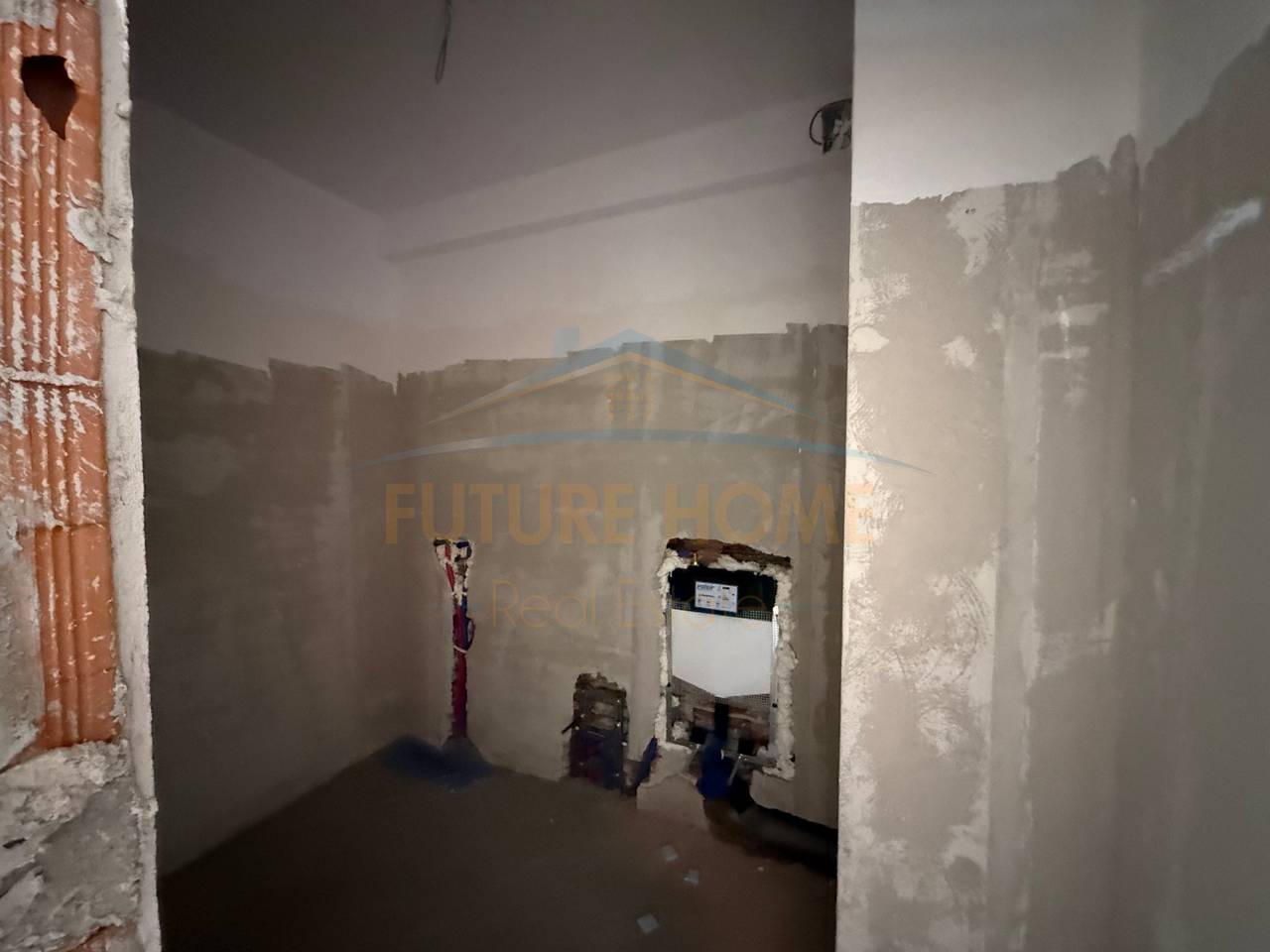 Shitet, Apartament 2 + 1 + 2 , Space City, Paskuqan