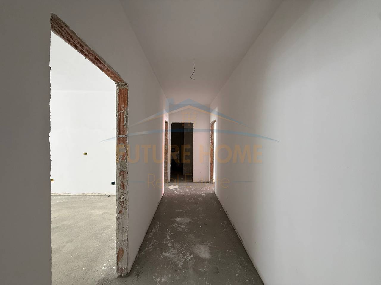 Shitet, Apartament 2 + 1 + 2 , Space City, Paskuqan