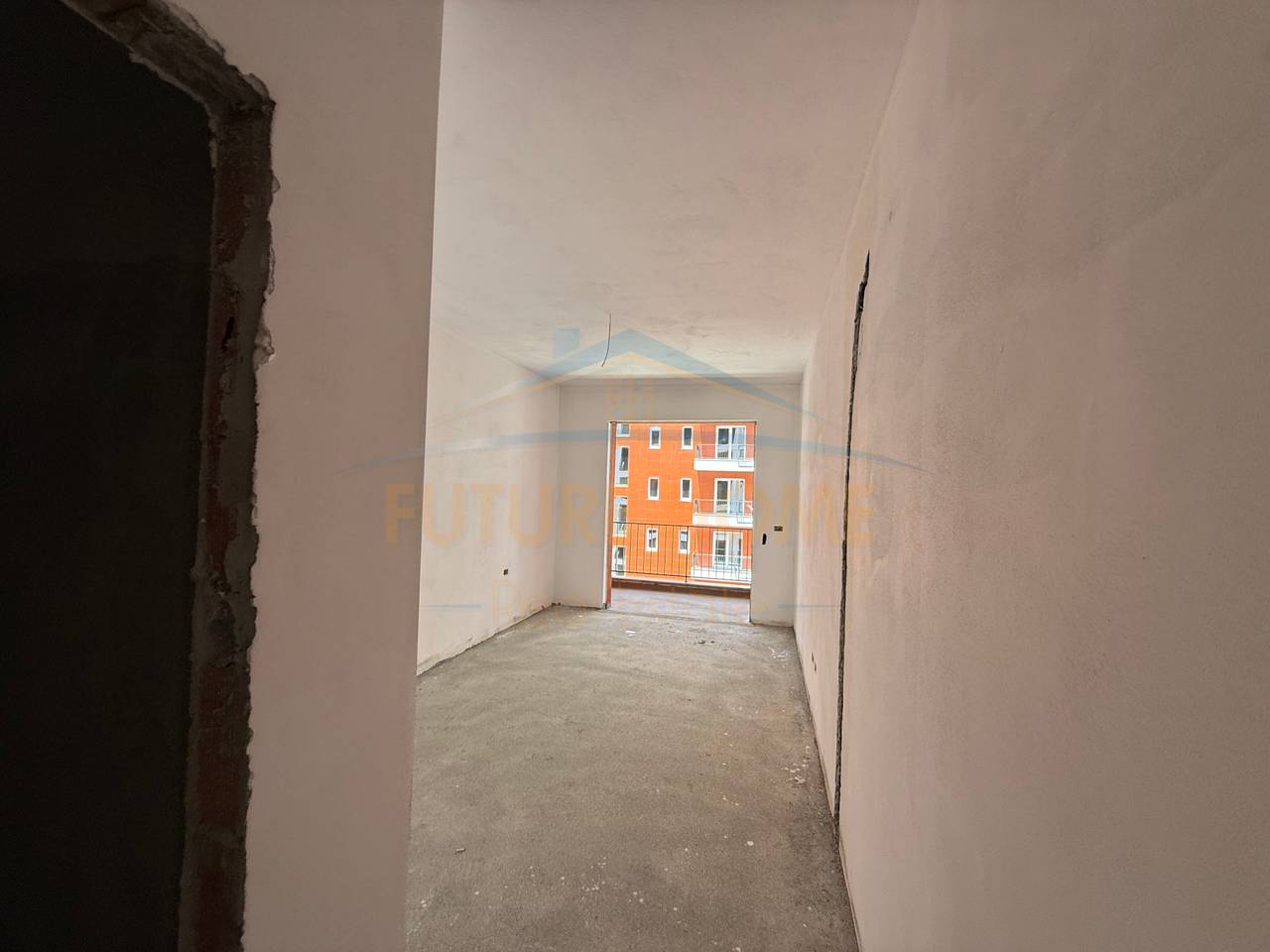 Shitet, Apartament 2 + 1 + 2 , Space City, Paskuqan