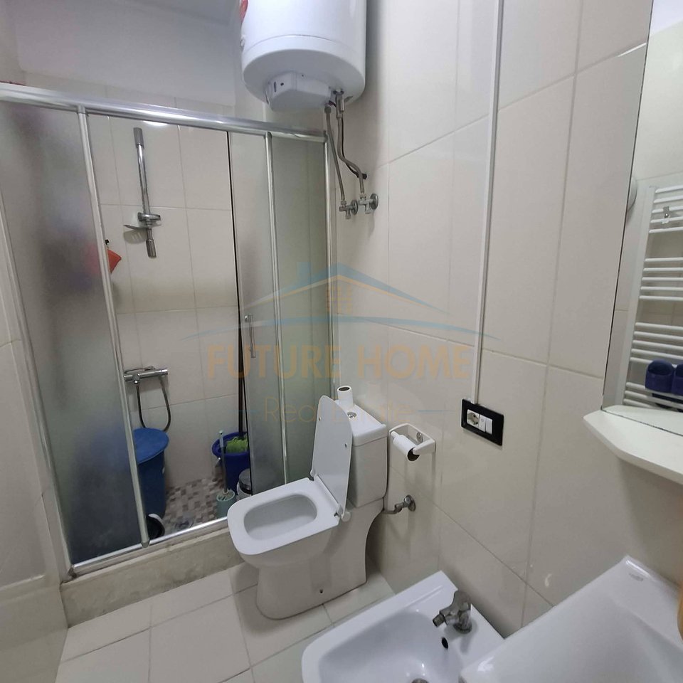 Shitet, Apartament 3+1+2, Mëzez