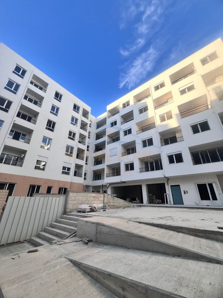 Shitet, Apartament 1+1, Golem