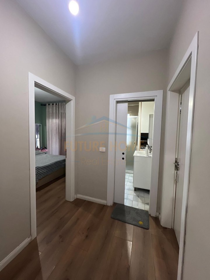 Shitet, Apartament 1+1, Pallatet Çabej, Misto Mame
