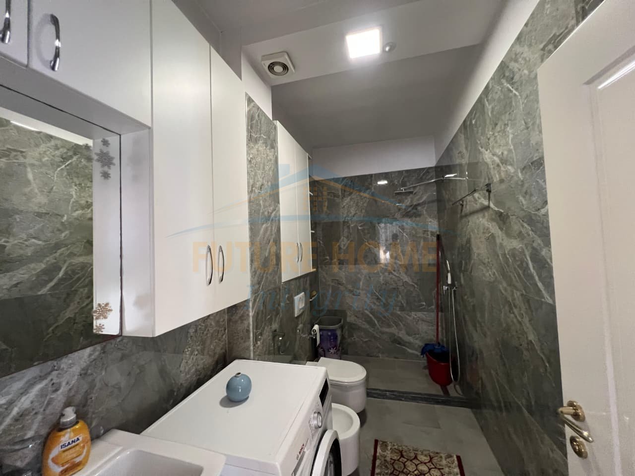Affitto, Appartamento 1+1+Veranda, Ex Dogana, Tirana.