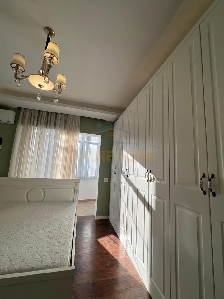 Affitto, Appartamento 1+1+Veranda, Ex Dogana, Tirana.