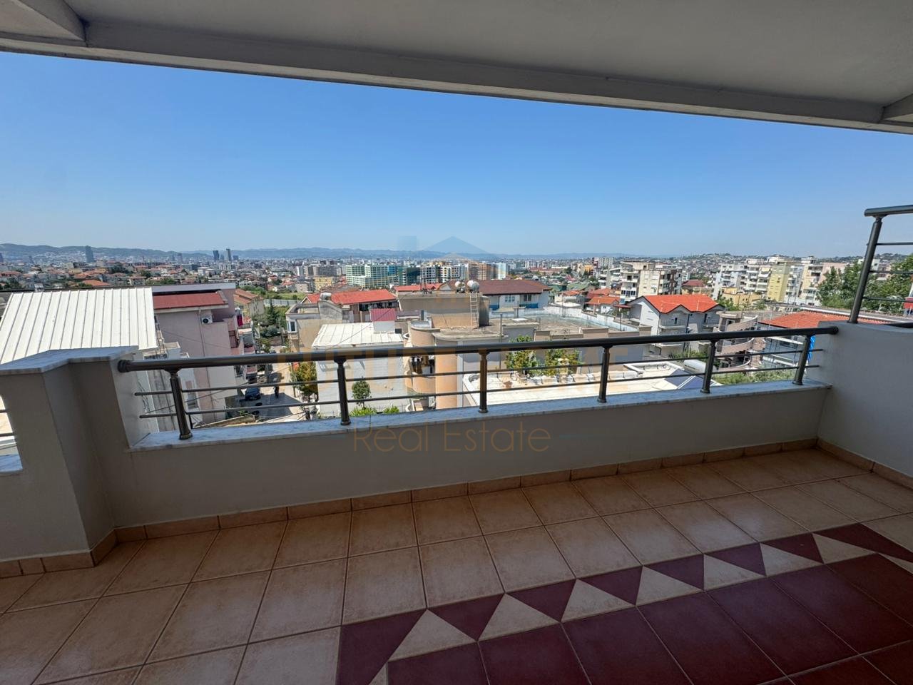 Qera, Vile 3-Kateshe, Fresk, Tirane