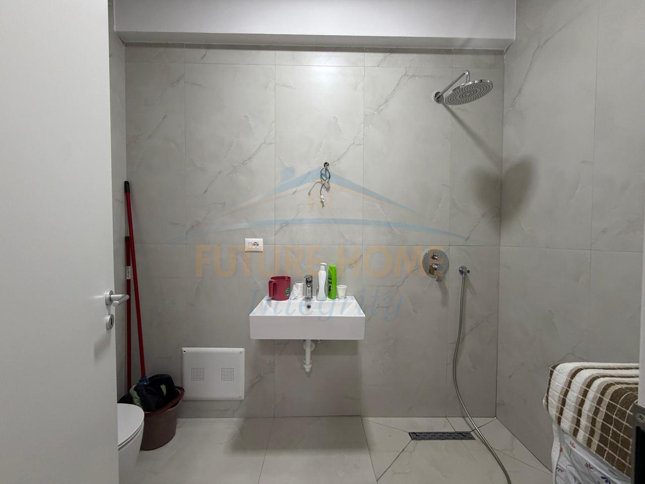 In vendita, Appartamento 1+1+Posto Auto, Residenza OxA, Tirana.