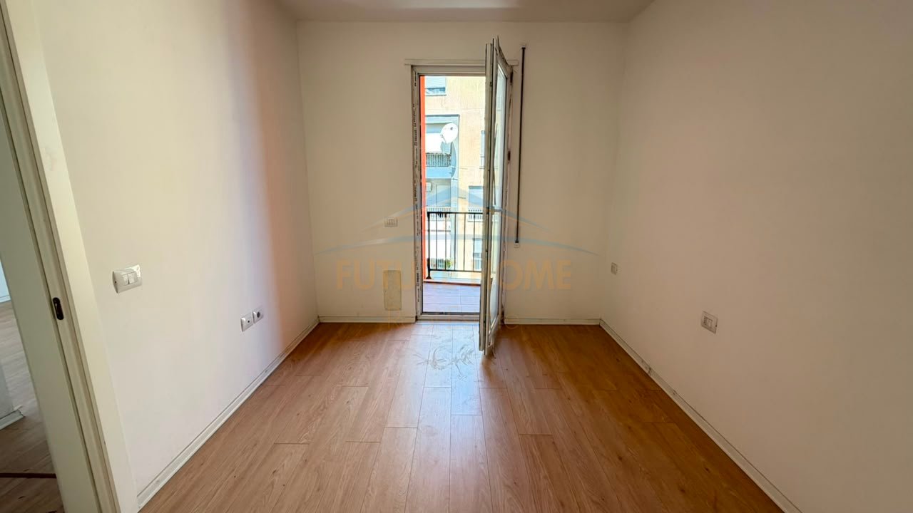 In vendita, Appartamento 2+1+2+Posto auto, Ex Parcheggio Autobus, Tirana