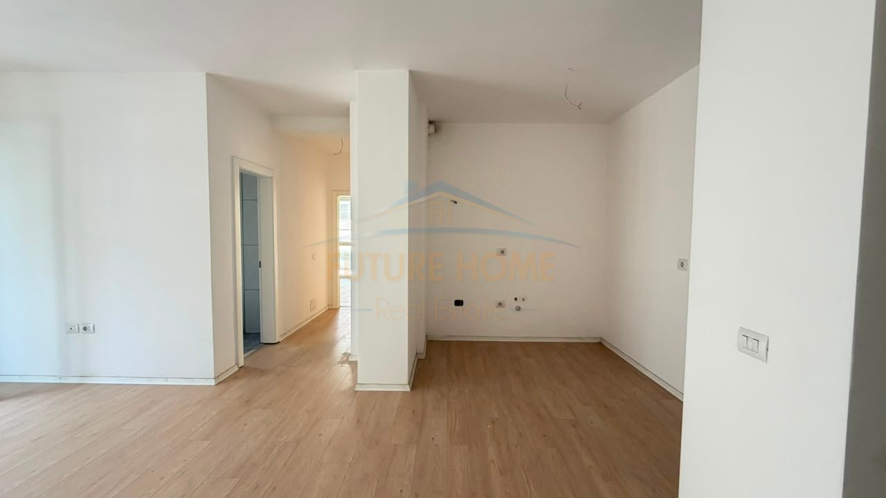 In vendita, Appartamento 2+1+2+Posto auto, Ex Parcheggio Autobus, Tirana
