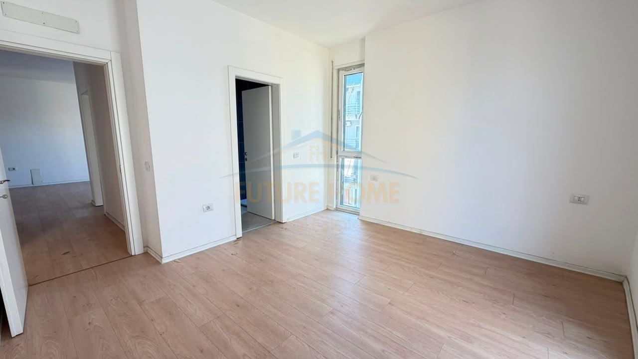 In vendita, Appartamento 2+1+2+Posto auto, Ex Parcheggio Autobus, Tirana