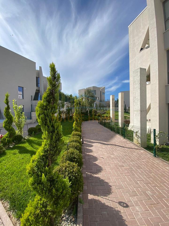 Rent, 3-Storey Villa, "Green Valley" Complex, Dry Lake, Tirana