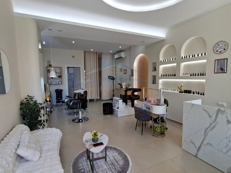 Qira, Ambient Biznesi, Rruga e Kavajës,Tiranë