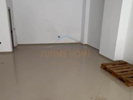 Shitet, Dyqan, Rruga Besim Alla