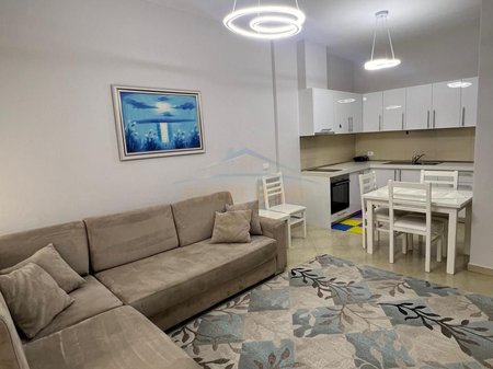 Shitet, Apartament 2+1 ne Gjiri të Lalzit,