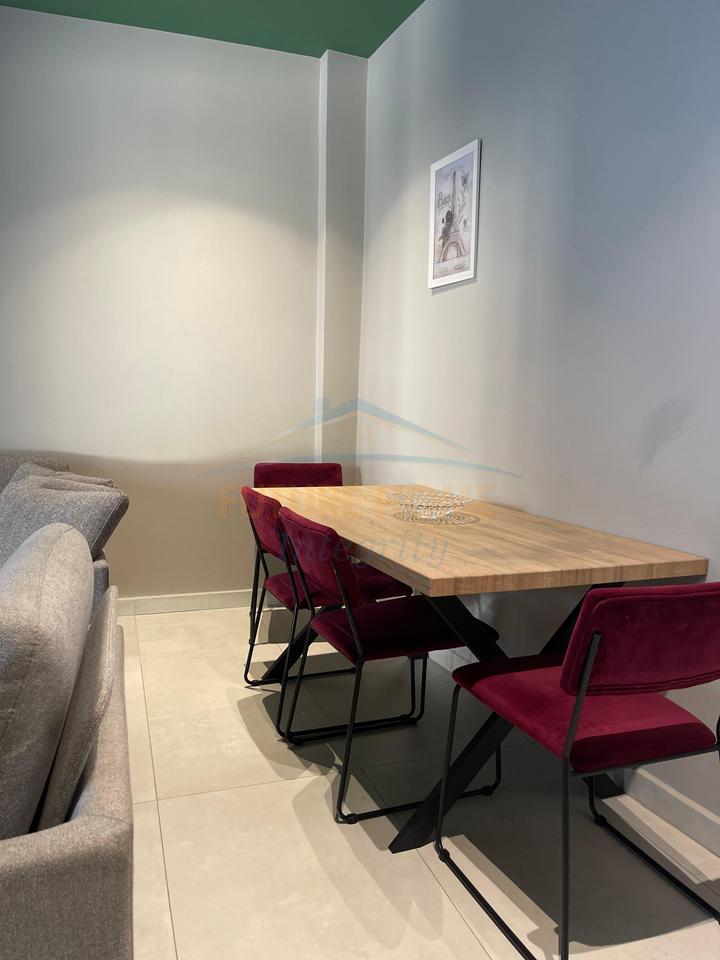 Qera, Apartament 1+1+Post parkimi, Rruga e Dibrës, Tiranë.