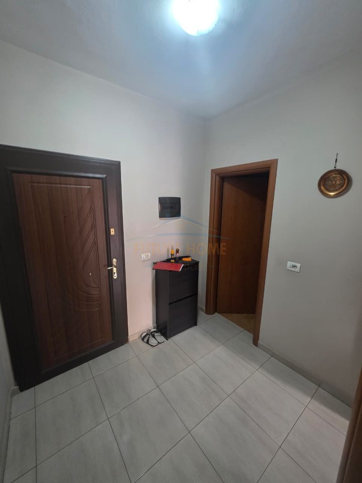 Shitet,Apartament 1+1, Unaza e Re, Tirane