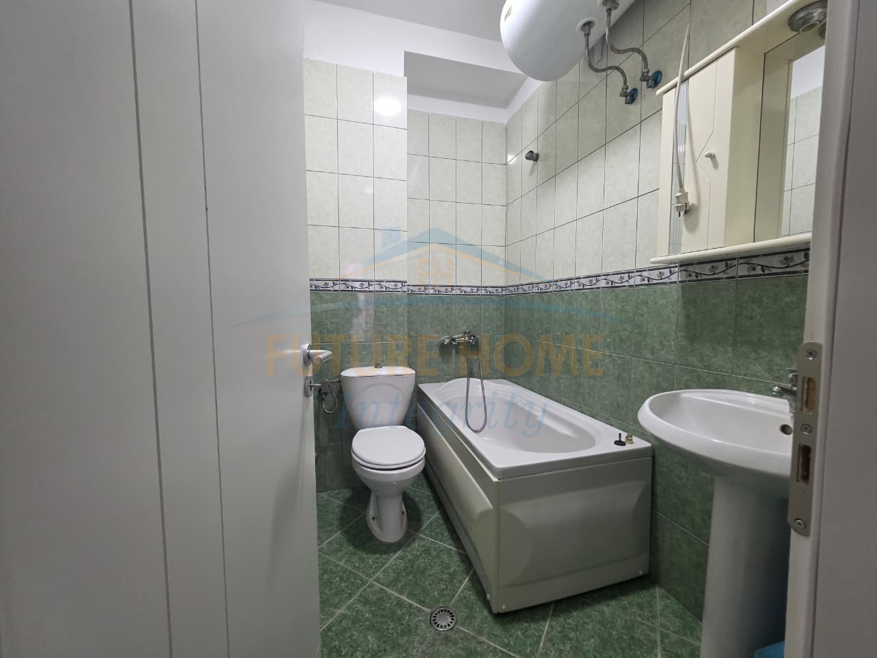 Qera, Apartament 2+1+2, Ish Tregu Elektrik, Tiranë.