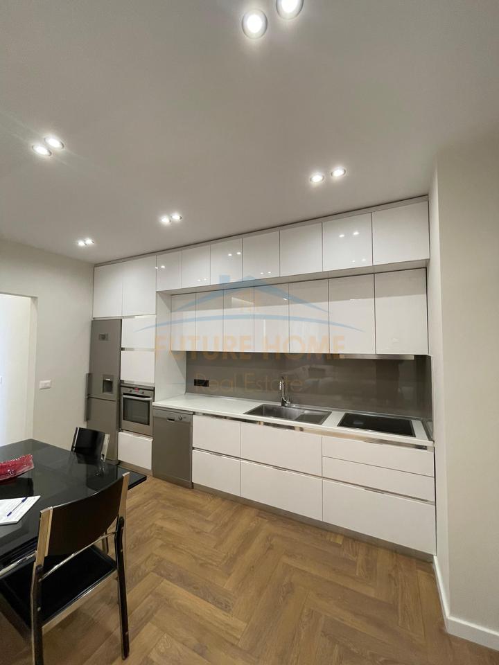 Affitto, Appartamento 2+1+Posto Auto, Mercato Nuovo, Tirana