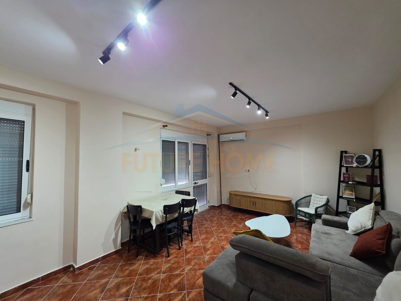 Disponojme apartament 1+1 per shitje ne Durres, Shkembi Kavajes