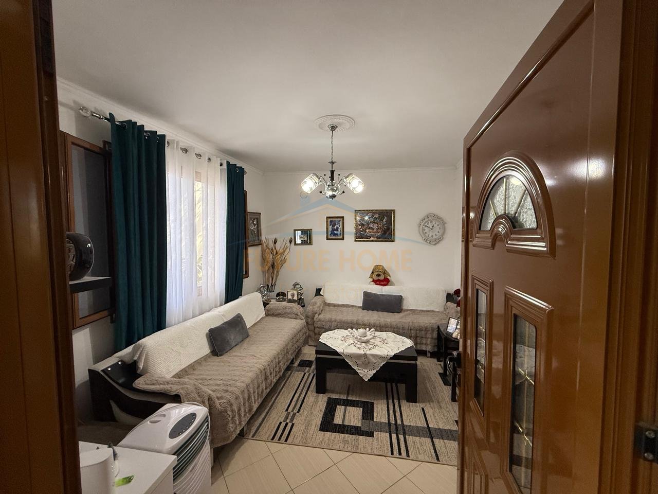 Shitet ,  2 Shtëpi Private + Truall , Topana,Vlorë