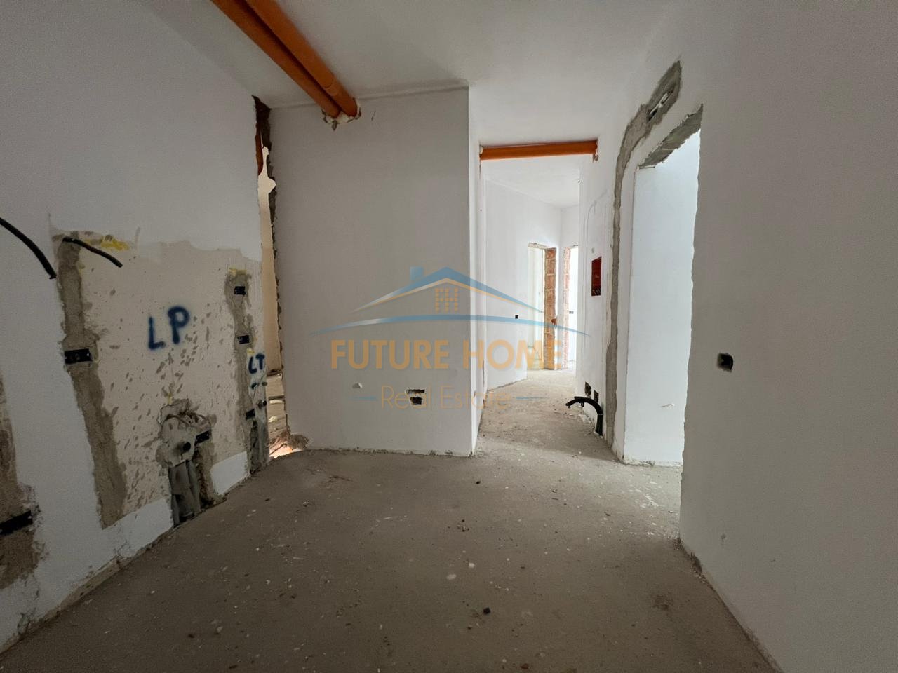 Qera,Ambjent per Zyra, Kompleksi Kika 2,Tirane